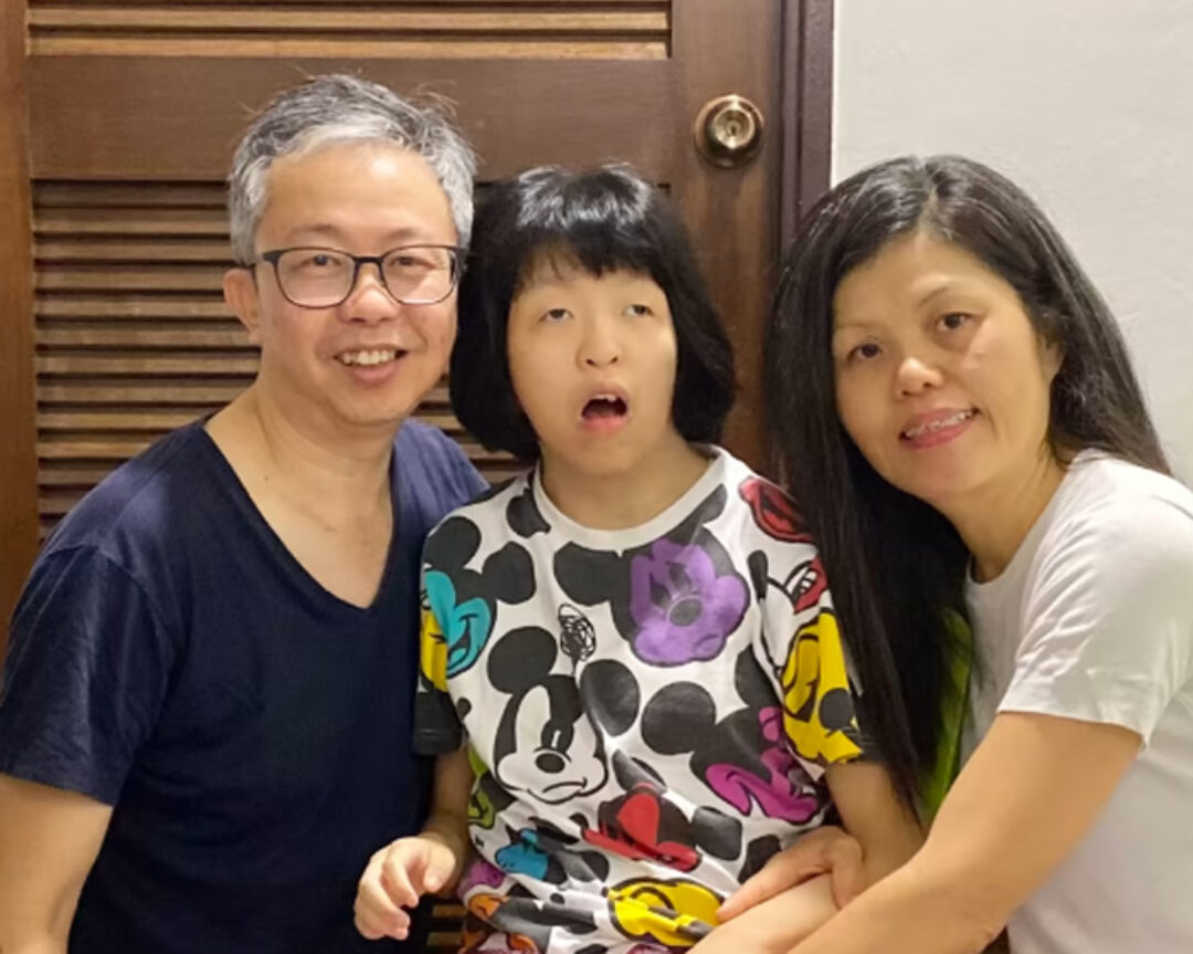 20岁特需女儿半夜醒来拳打脚踢 妈妈心力交瘁